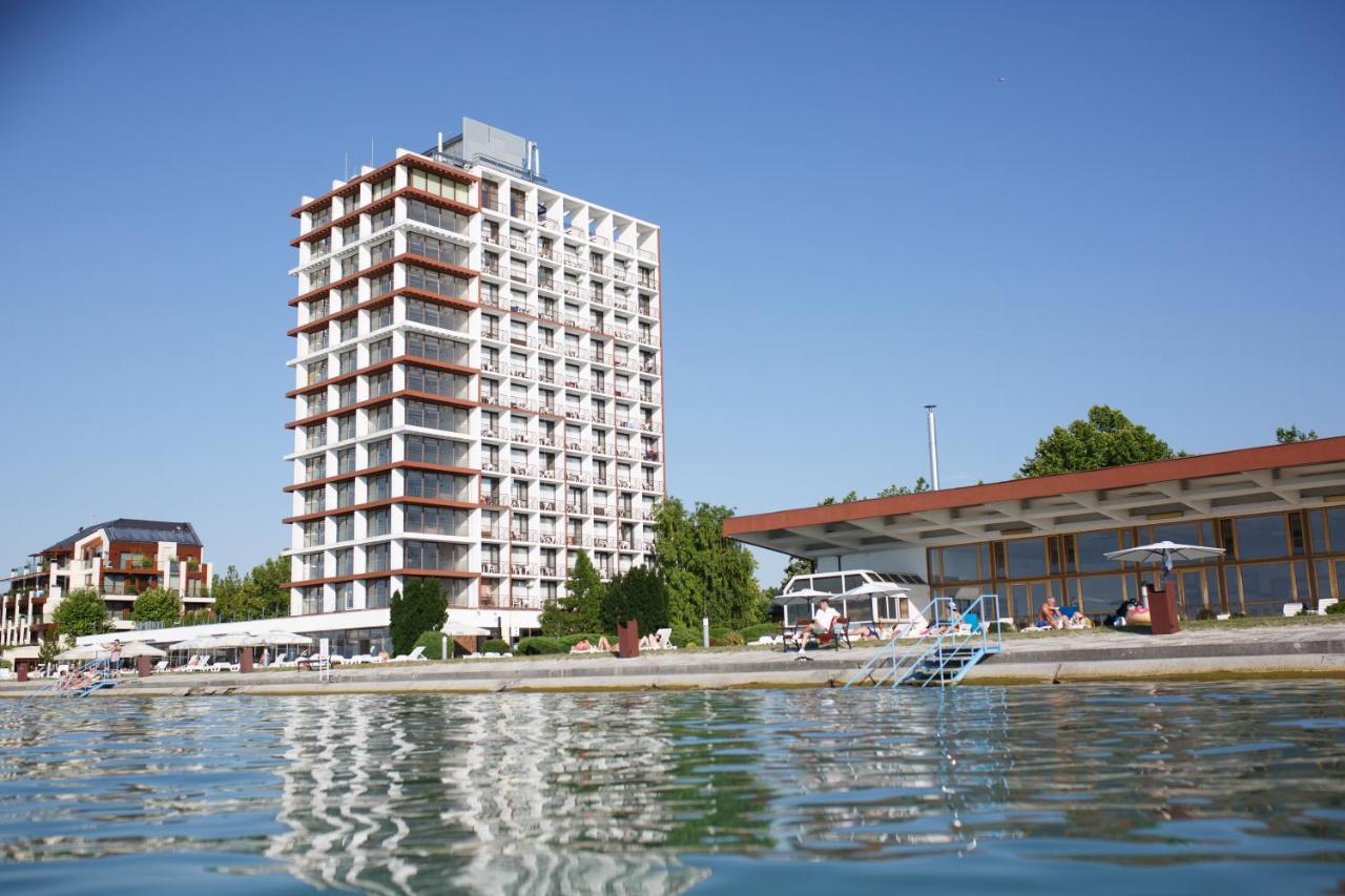 Hotel Europa Siófok Exteriör bild